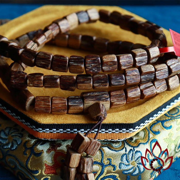 Vòng Trầm Hương 108 Hạt | 7 Ly | Trầm Kiến Tự Nhiên